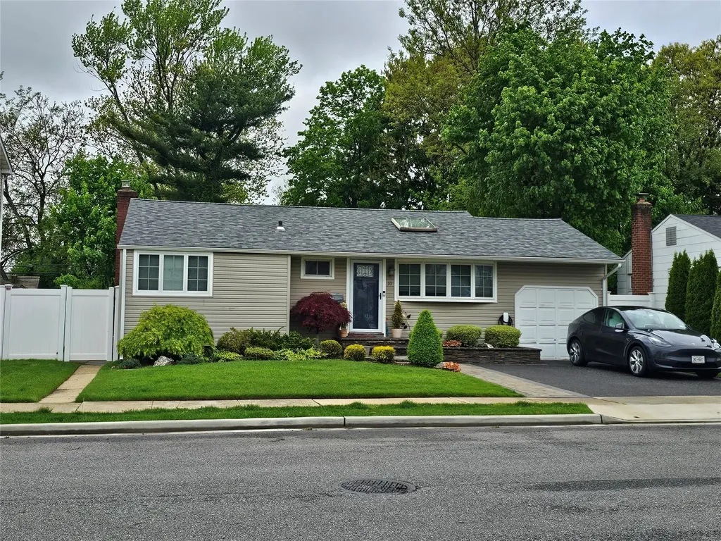 10 Park Drive Old Bethpage NY 11804