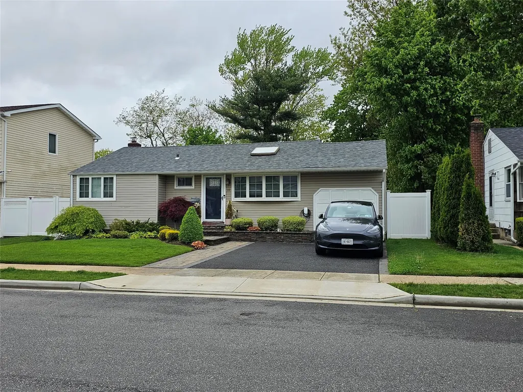 10 Park Drive Old Bethpage NY 11804