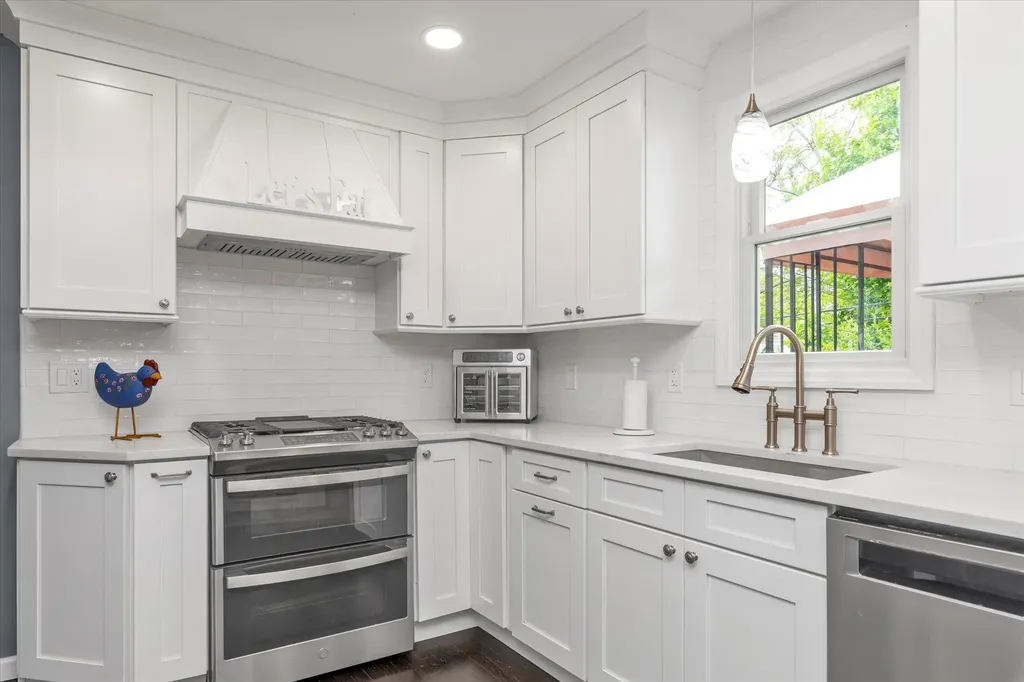 10 Park Drive Old Bethpage NY 11804