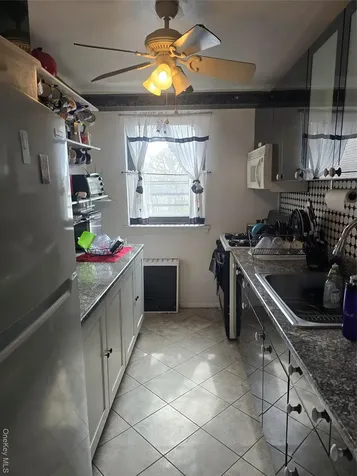 86 -70 Francis Lewis Holliswood NY 11427