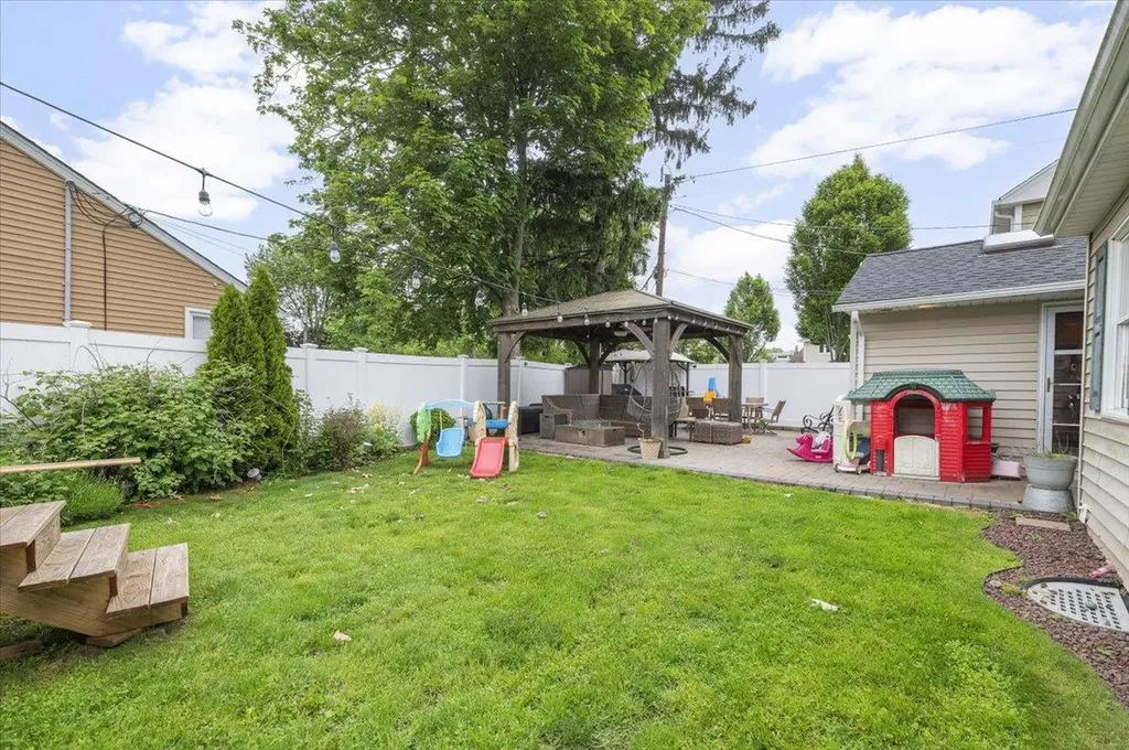 3363 Emeric Avenue Wantagh NY 11793