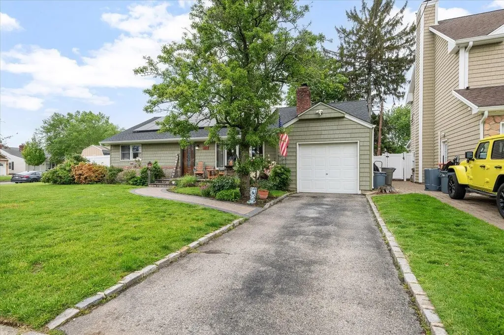 3363 Emeric Avenue Wantagh NY 11793