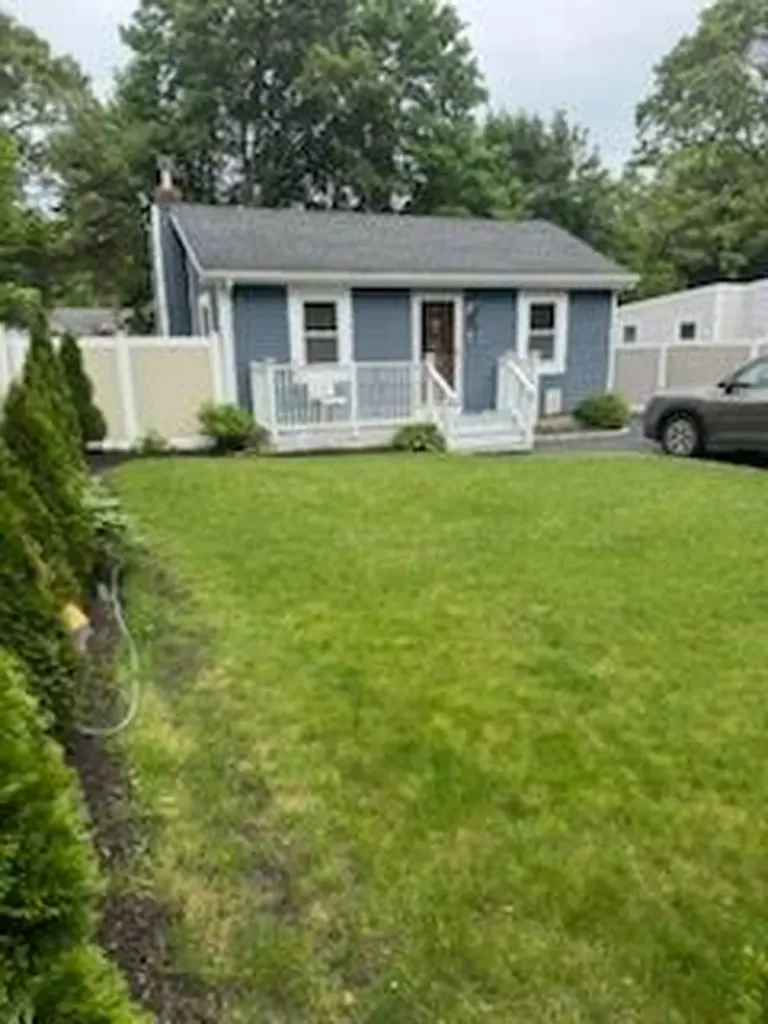 84 Oxhead Road Centereach NY 11720