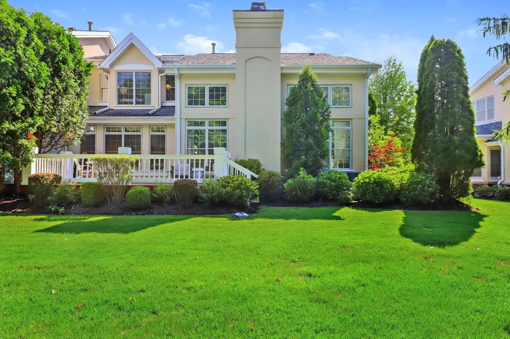 7 Doral Greens Drive E Rye Brook NY 10573
