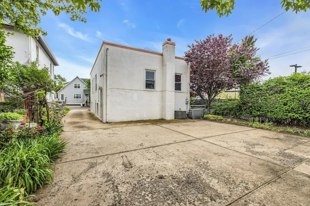 5 E Walnut Street Long Beach NY 11561