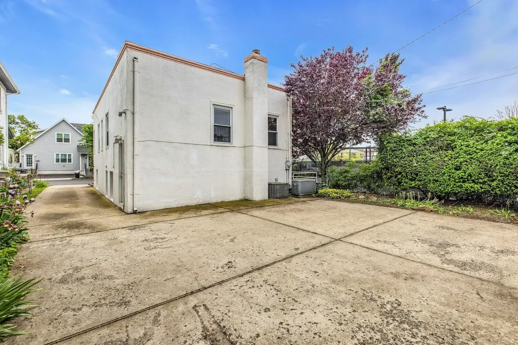 5 E Walnut Street Long Beach NY 11561