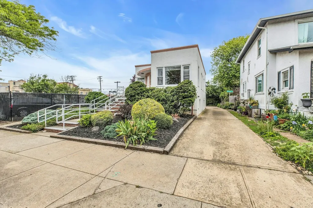 5 E Walnut Street Long Beach NY 11561