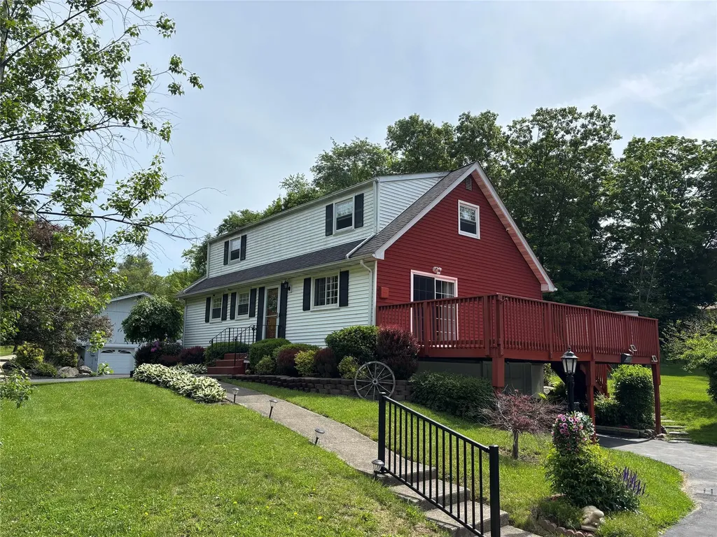 6 Windmill Road Poughkeepsie NY 12601