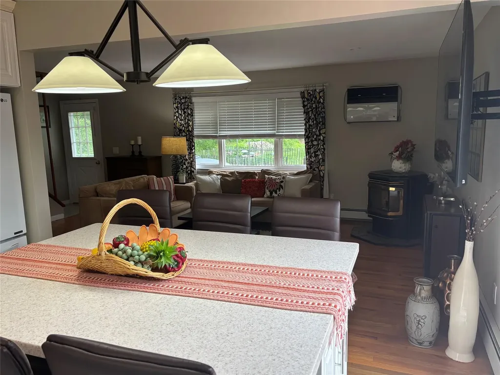 6 Windmill Road Poughkeepsie NY 12601