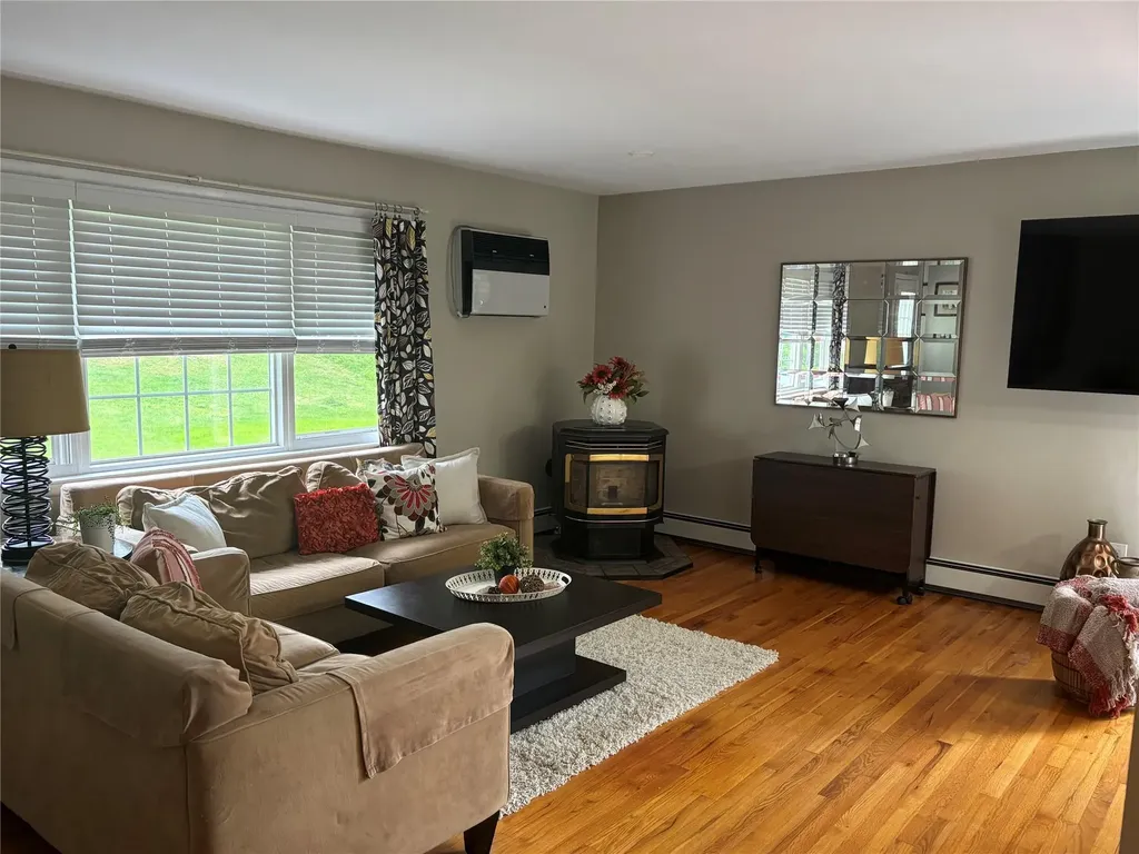 6 Windmill Road Poughkeepsie NY 12601