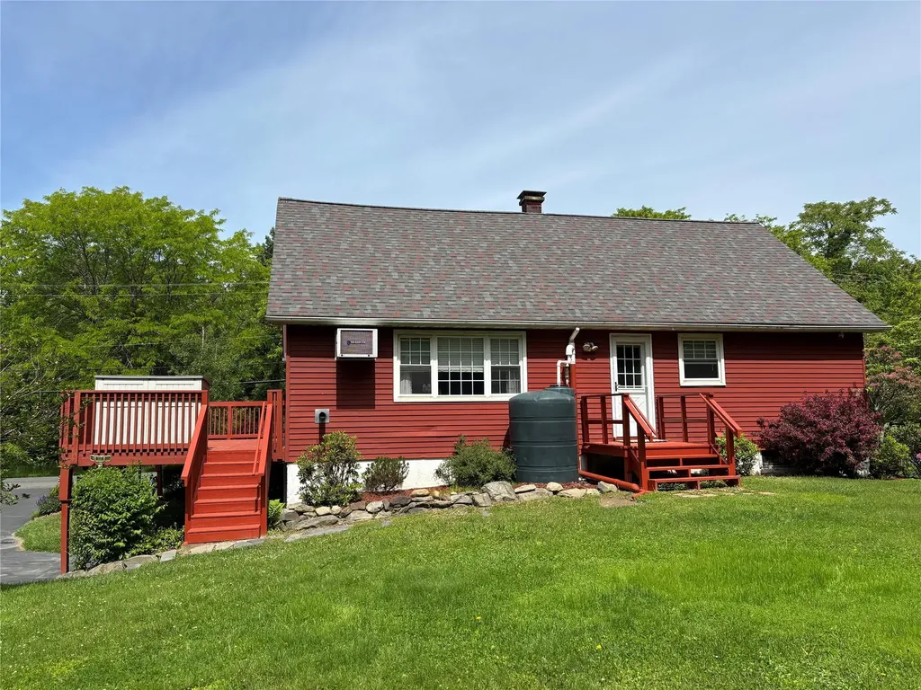 6 Windmill Road Poughkeepsie NY 12601