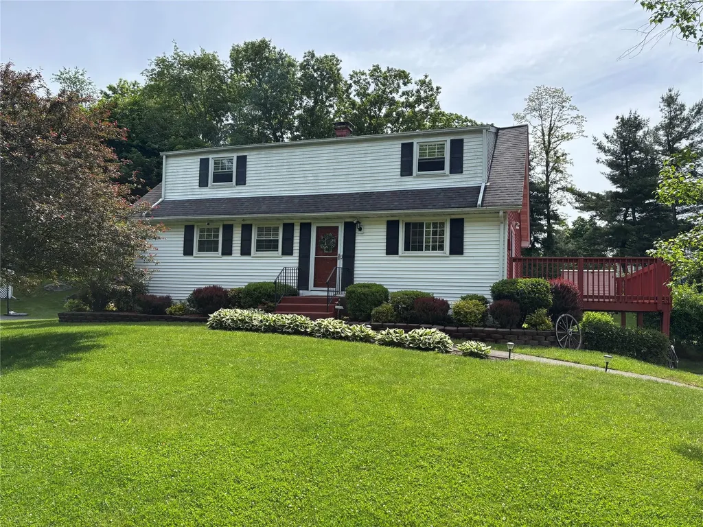 6 Windmill Road Poughkeepsie NY 12601