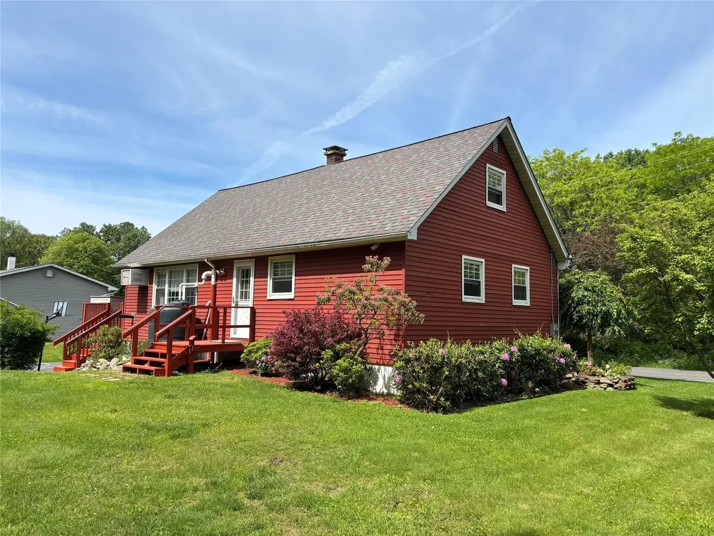 6 Windmill Road Poughkeepsie NY 12601
