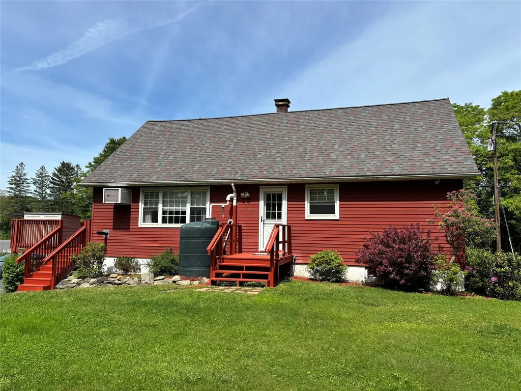 6 Windmill Road Poughkeepsie NY 12601