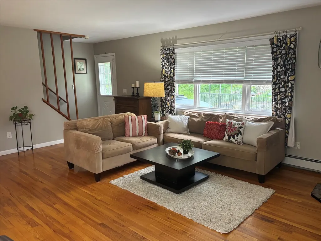 6 Windmill Road Poughkeepsie NY 12601