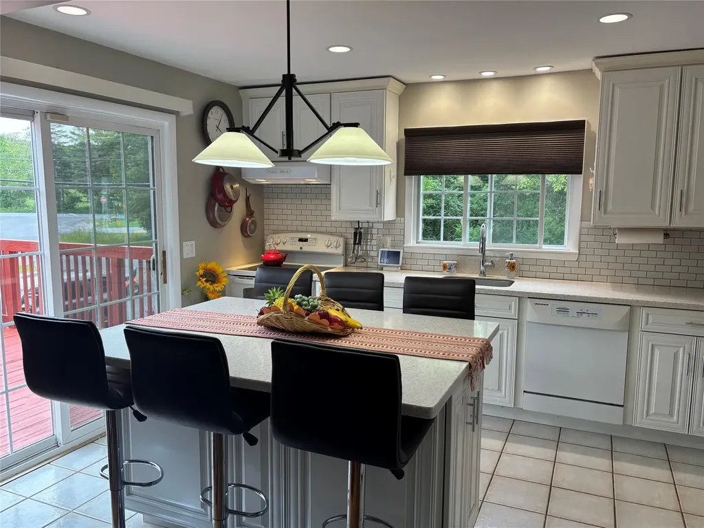 6 Windmill Road Poughkeepsie NY 12601