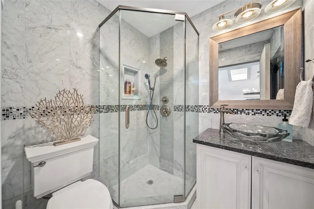 33 Harbour Drive Blue Point NY 11715