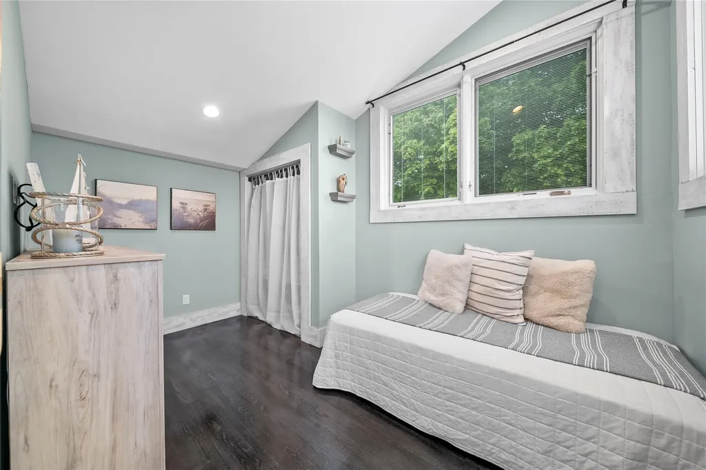 33 Harbour Drive Blue Point NY 11715