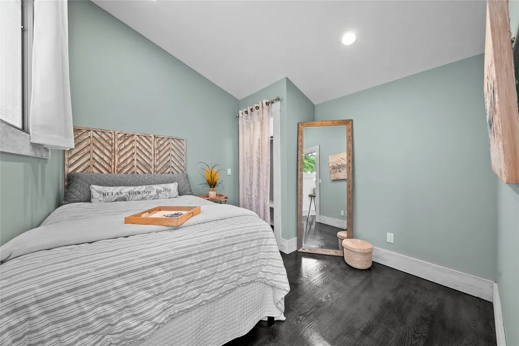 33 Harbour Drive Blue Point NY 11715