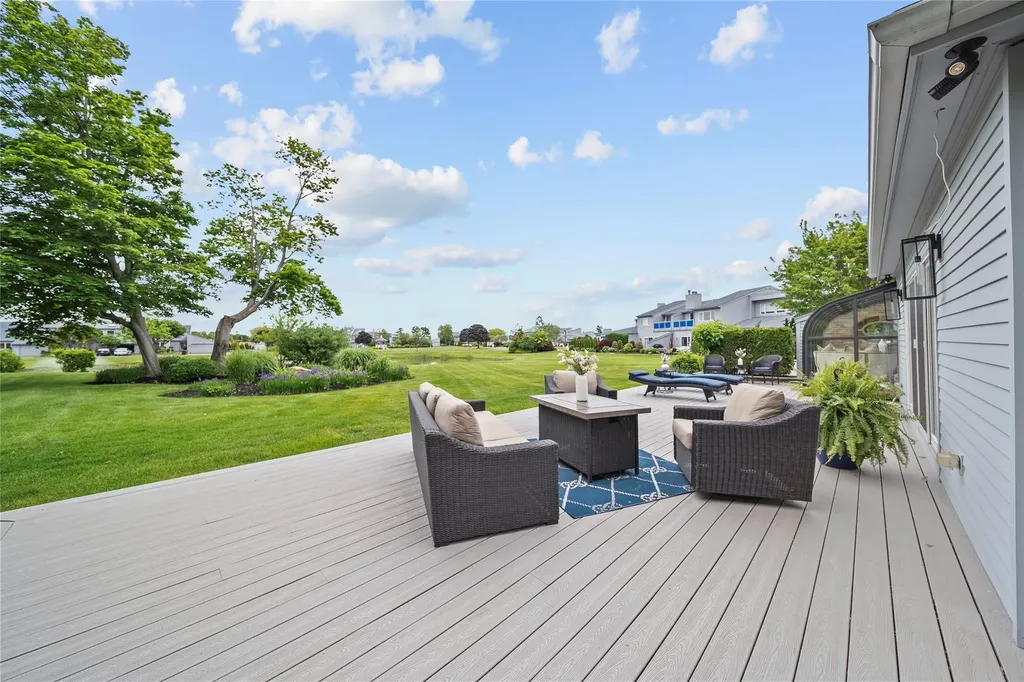 33 Harbour Drive Blue Point NY 11715