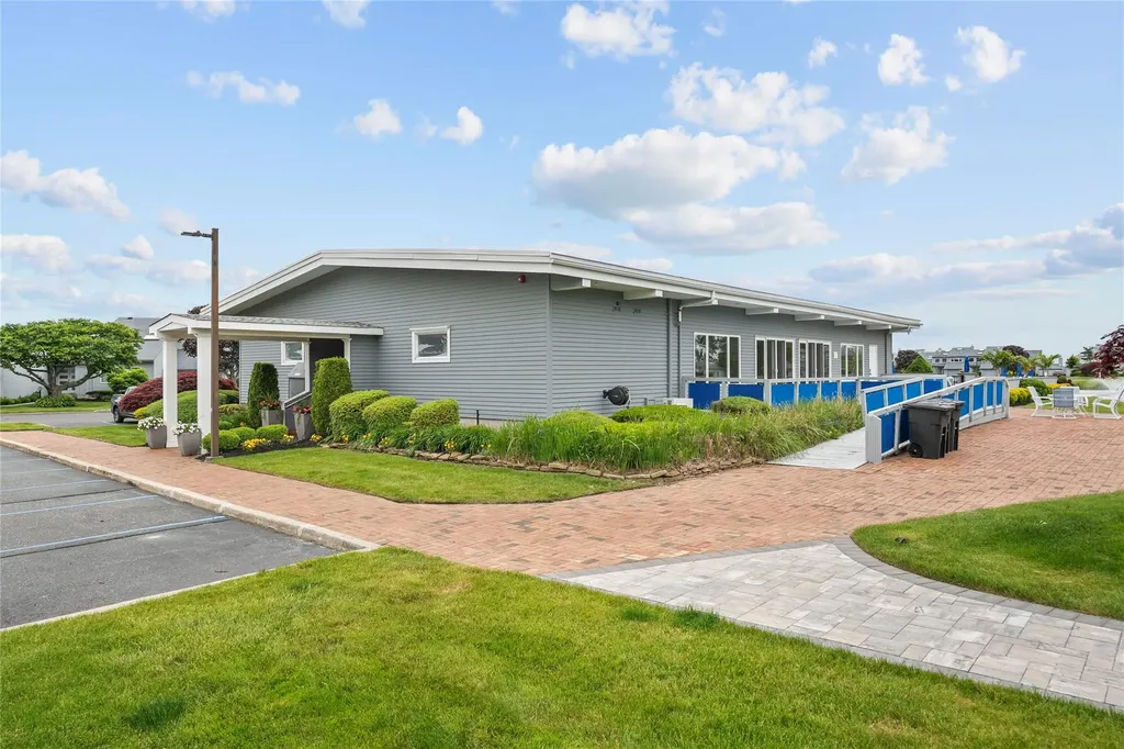 33 Harbour Drive Blue Point NY 11715