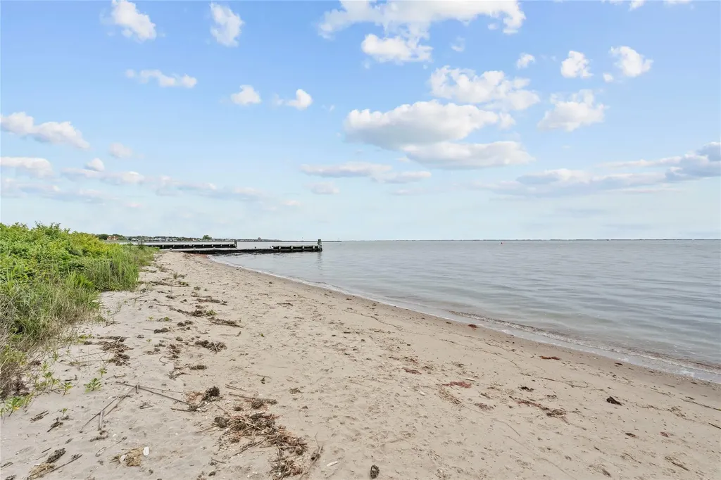 33 Harbour Drive Blue Point NY 11715