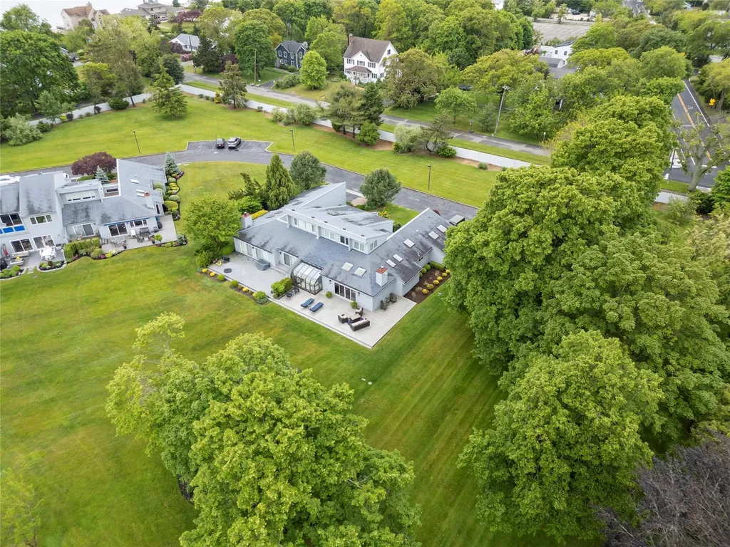 33 Harbour Drive Blue Point NY 11715