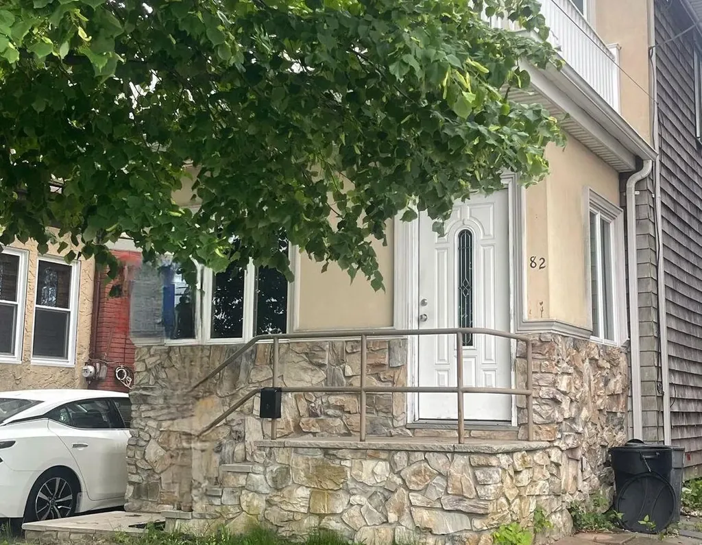 82 Beach 2nd Street Lawrence NY 11559