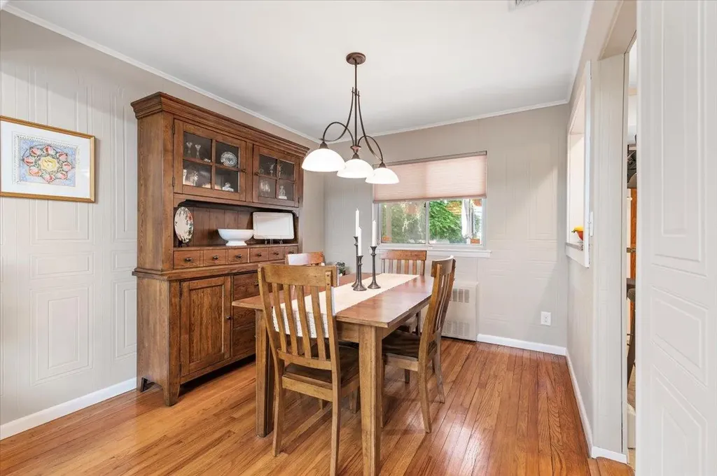 11 Halcourt Drive Plainview NY 11803