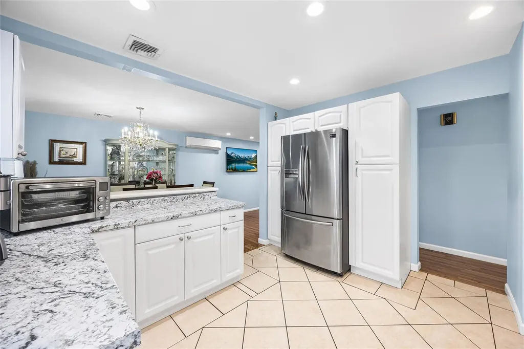 24 Sugarwood Lane Commack NY 11725