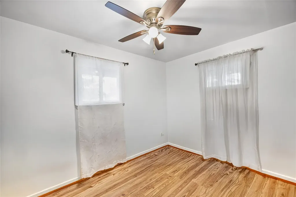 24 Sugarwood Lane Commack NY 11725
