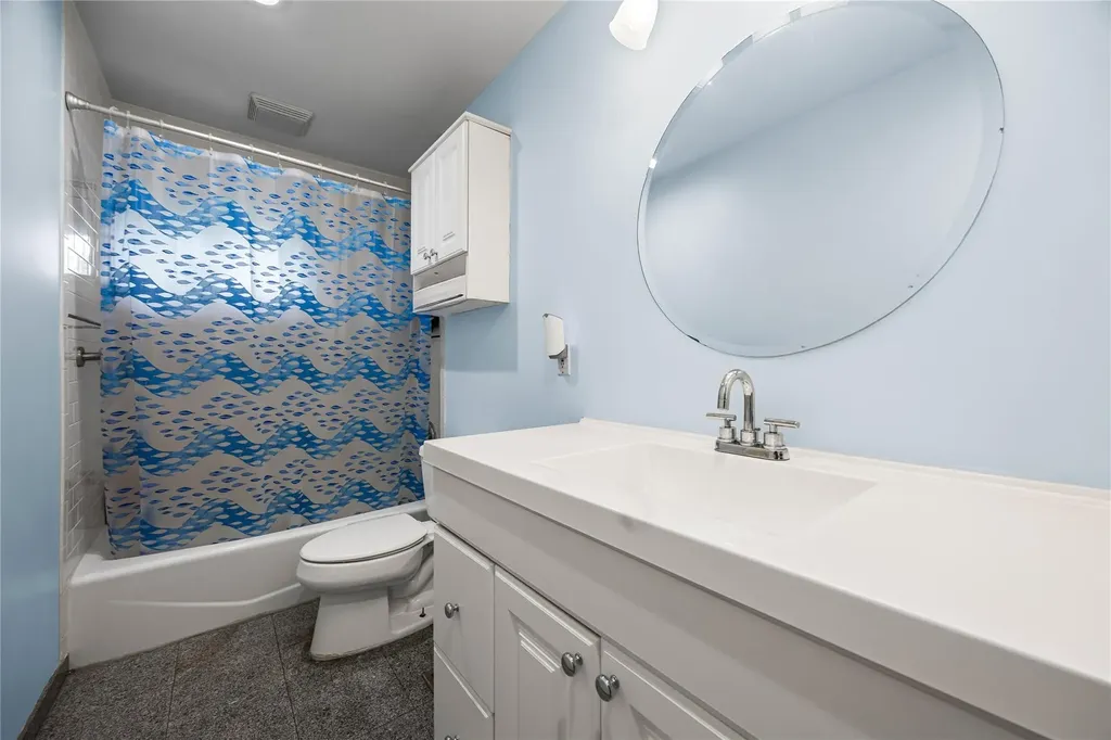 24 Sugarwood Lane Commack NY 11725