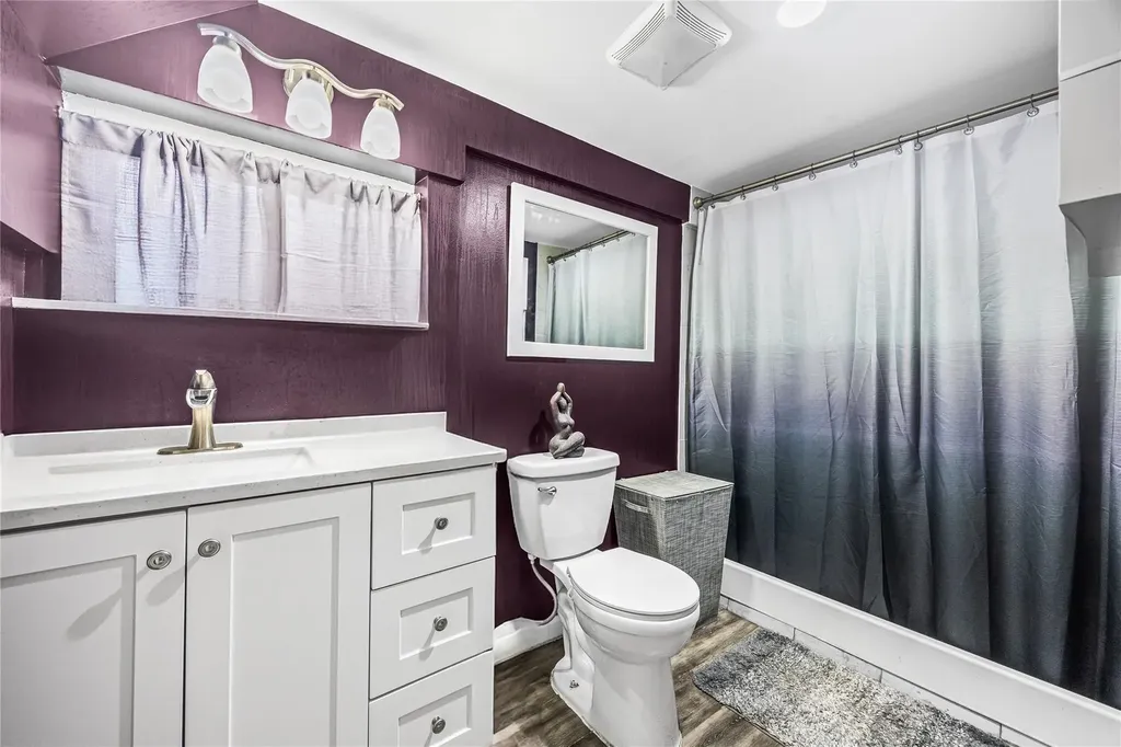 24 Sugarwood Lane Commack NY 11725