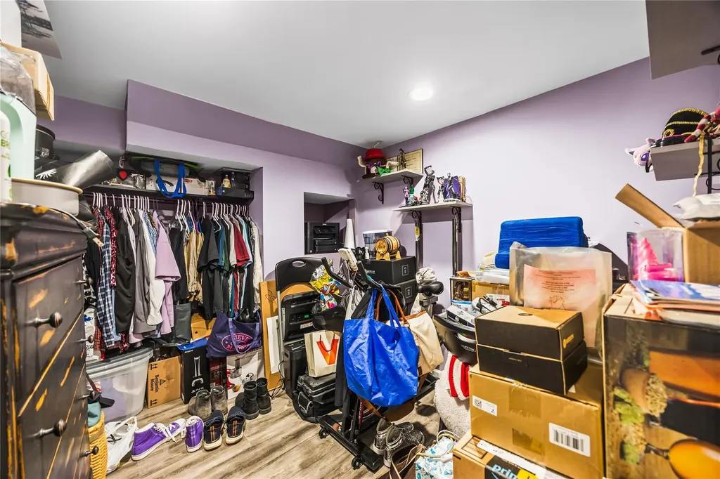 24 Sugarwood Lane Commack NY 11725