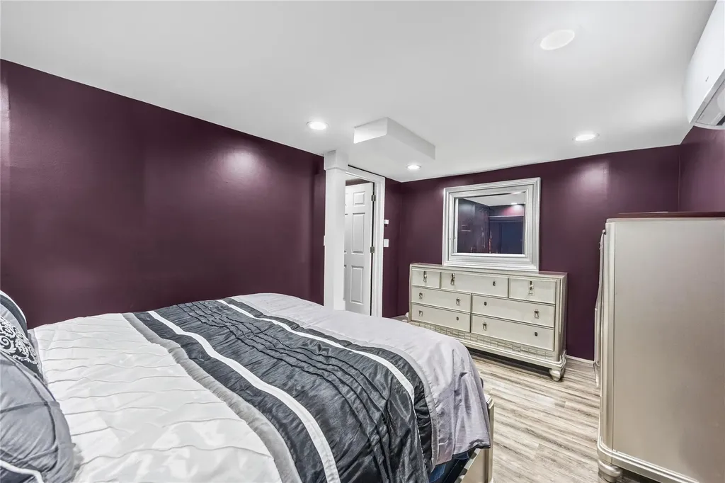24 Sugarwood Lane Commack NY 11725