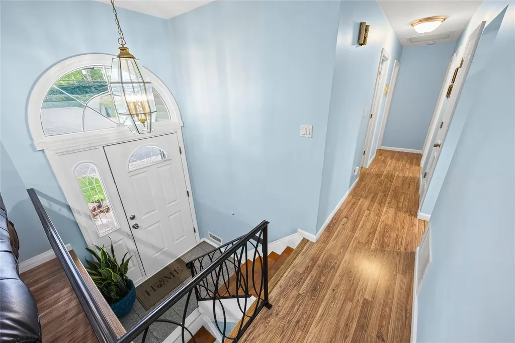 24 Sugarwood Lane Commack NY 11725