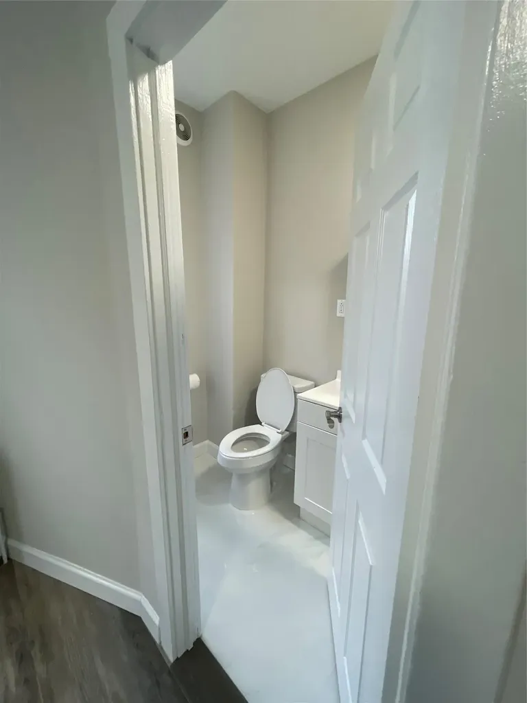 32 Moquette Row S Yonkers NY 10703