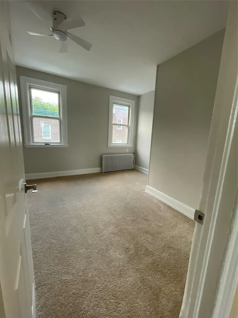 32 Moquette Row S Yonkers NY 10703