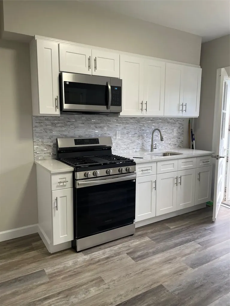 32 Moquette Row S Yonkers NY 10703