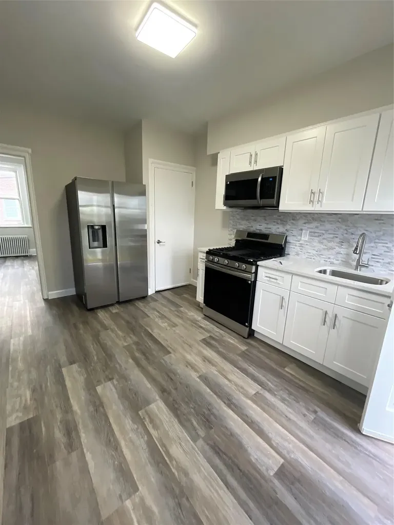 32 Moquette Row S Yonkers NY 10703