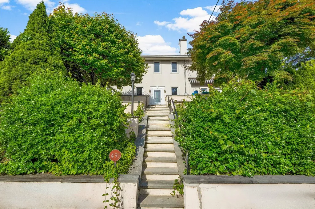 491 Carol Place Pelham NY 10803