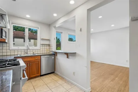 491 Carol Place Pelham NY 10803