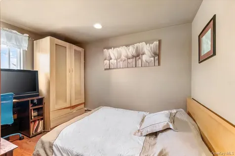 61 Cheshire Road Bethpage NY 11714