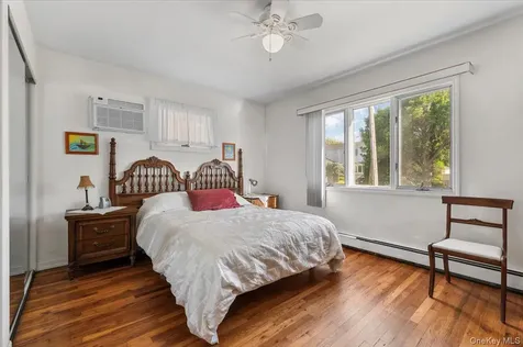 61 Cheshire Road Bethpage NY 11714