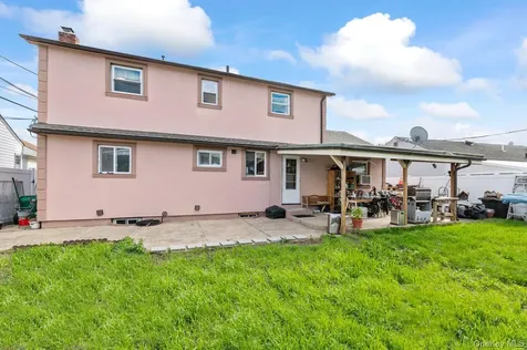 61 Cheshire Road Bethpage NY 11714