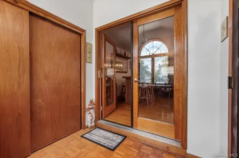 61 Cheshire Road Bethpage NY 11714