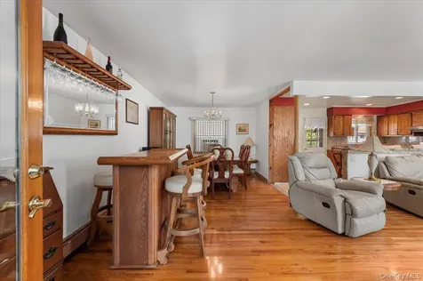 61 Cheshire Road Bethpage NY 11714