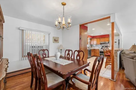 61 Cheshire Road Bethpage NY 11714