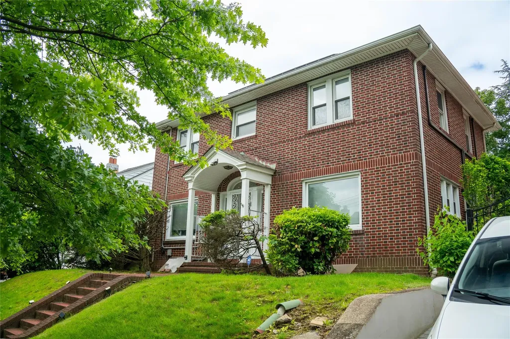 42-32 204th Street Bayside NY 11361