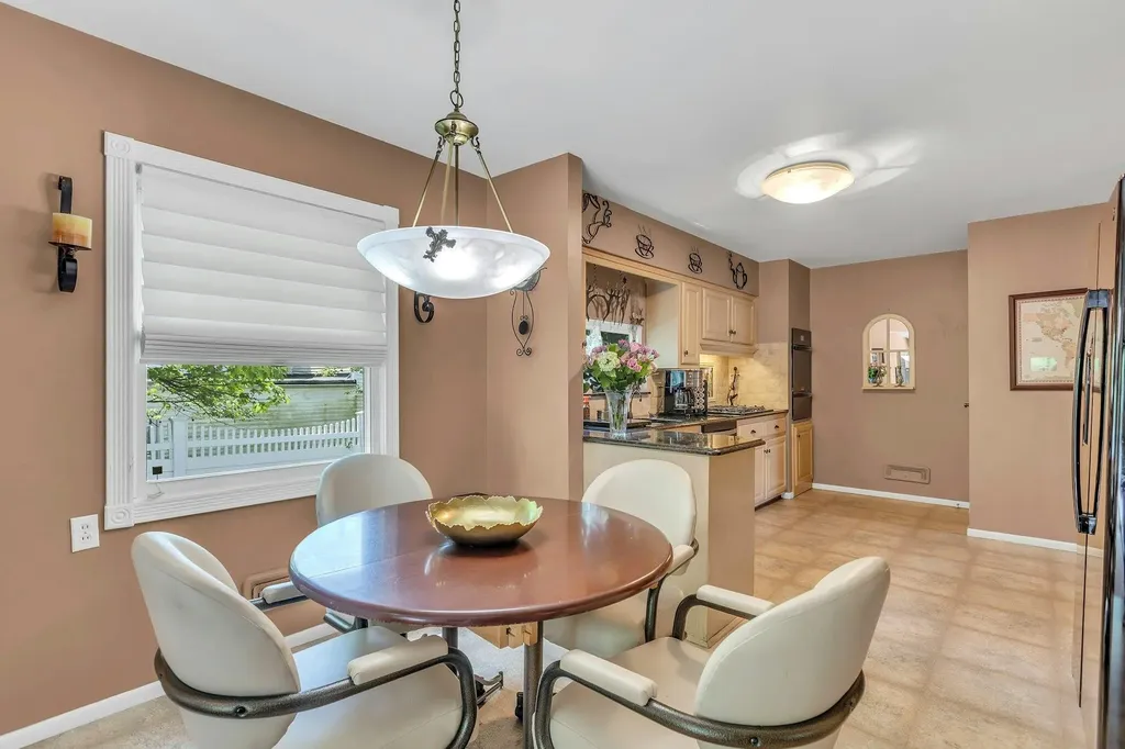 28 Bradford Road Plainview NY 11803